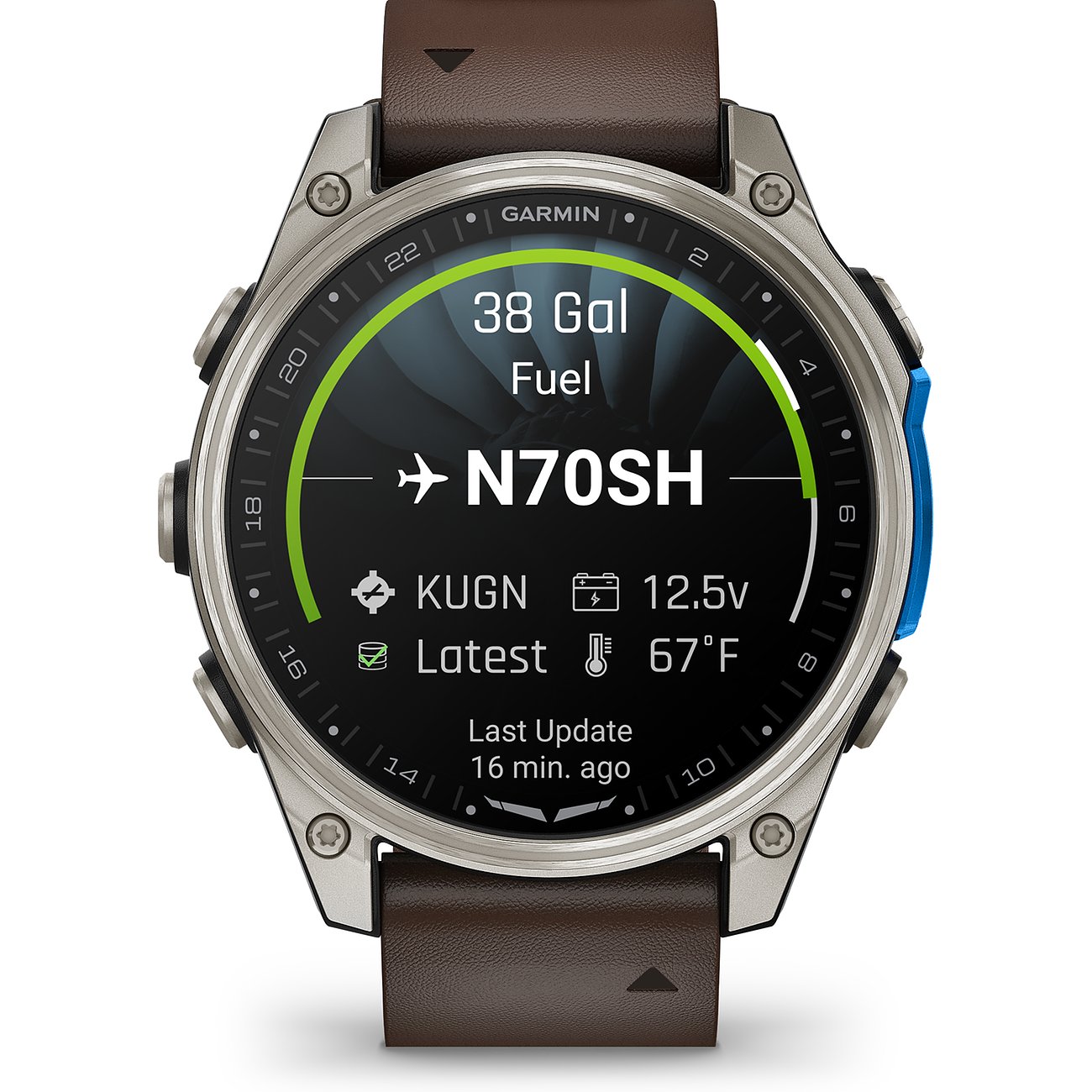 Eine Garmin Smartwatch aus Titan mit braunem Lederarmband und einem Display mit Flugdaten wie Tankfüllstand.