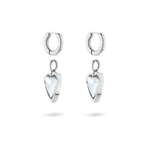 Liebeskind Ohrschmuck aus Edelstahl mit herzförmigen, klaren Schmucksteinen in der Vorderansicht.