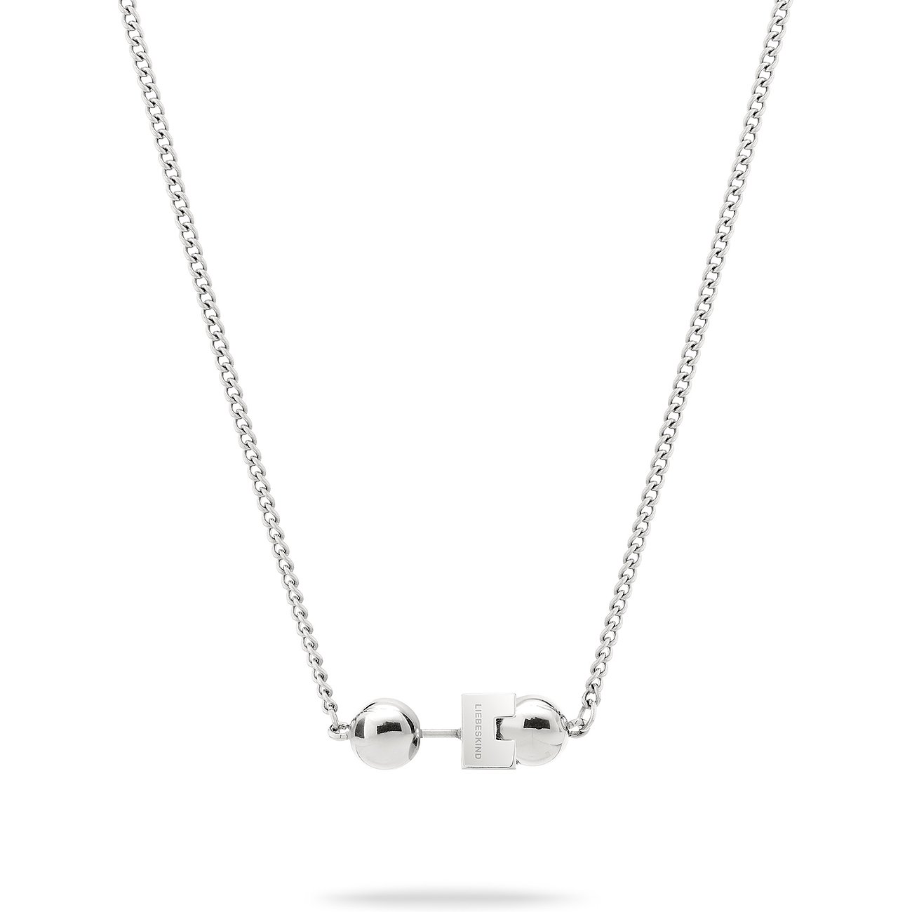 Liebeskind halsband i rostfritt stål med en graverad fyrkantig mittdel och två små kulor.