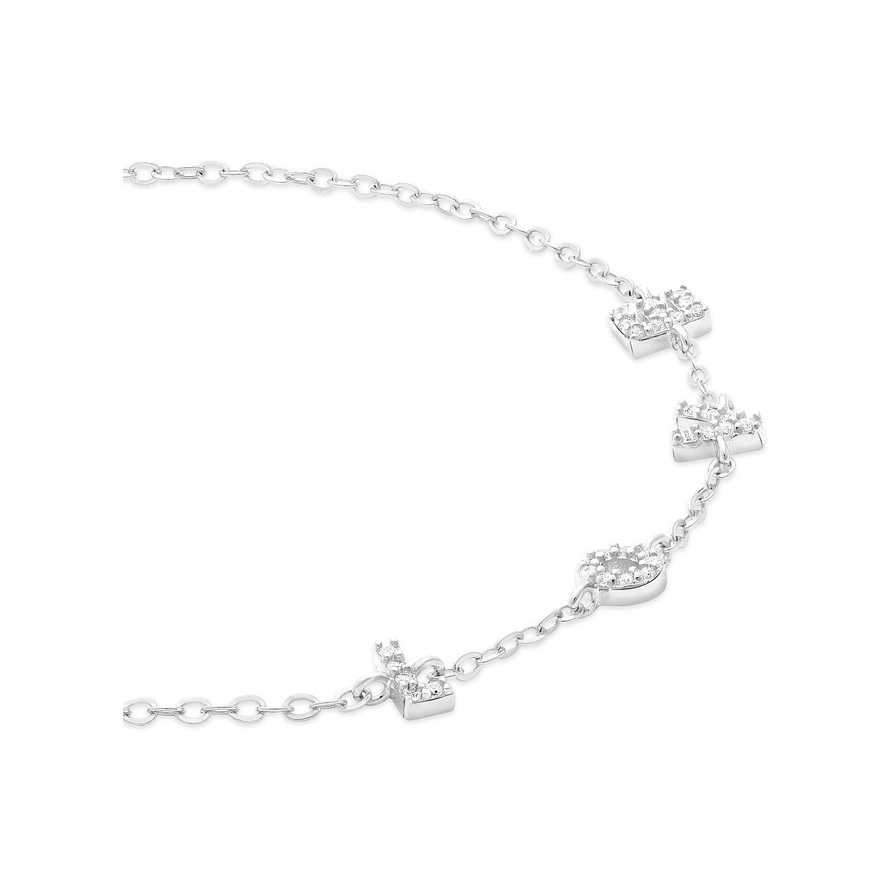Close-up des Tamaris Armbands aus 925er Silber mit Zirkonia, das zarte Schmetterlings- und Herzmotive zeigt.