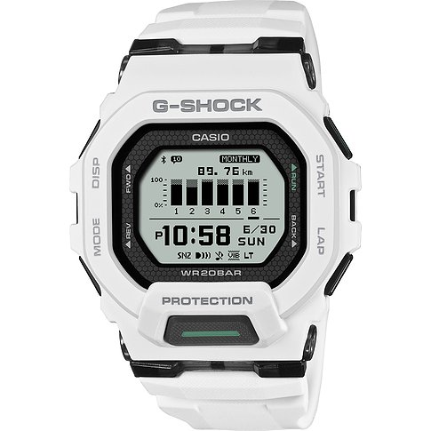 Eine weiße Casio G-Shock Herrenuhr aus Resin, die den digitalen Bildschirm mit Uhrzeit und Monatsstatistik zeigt.