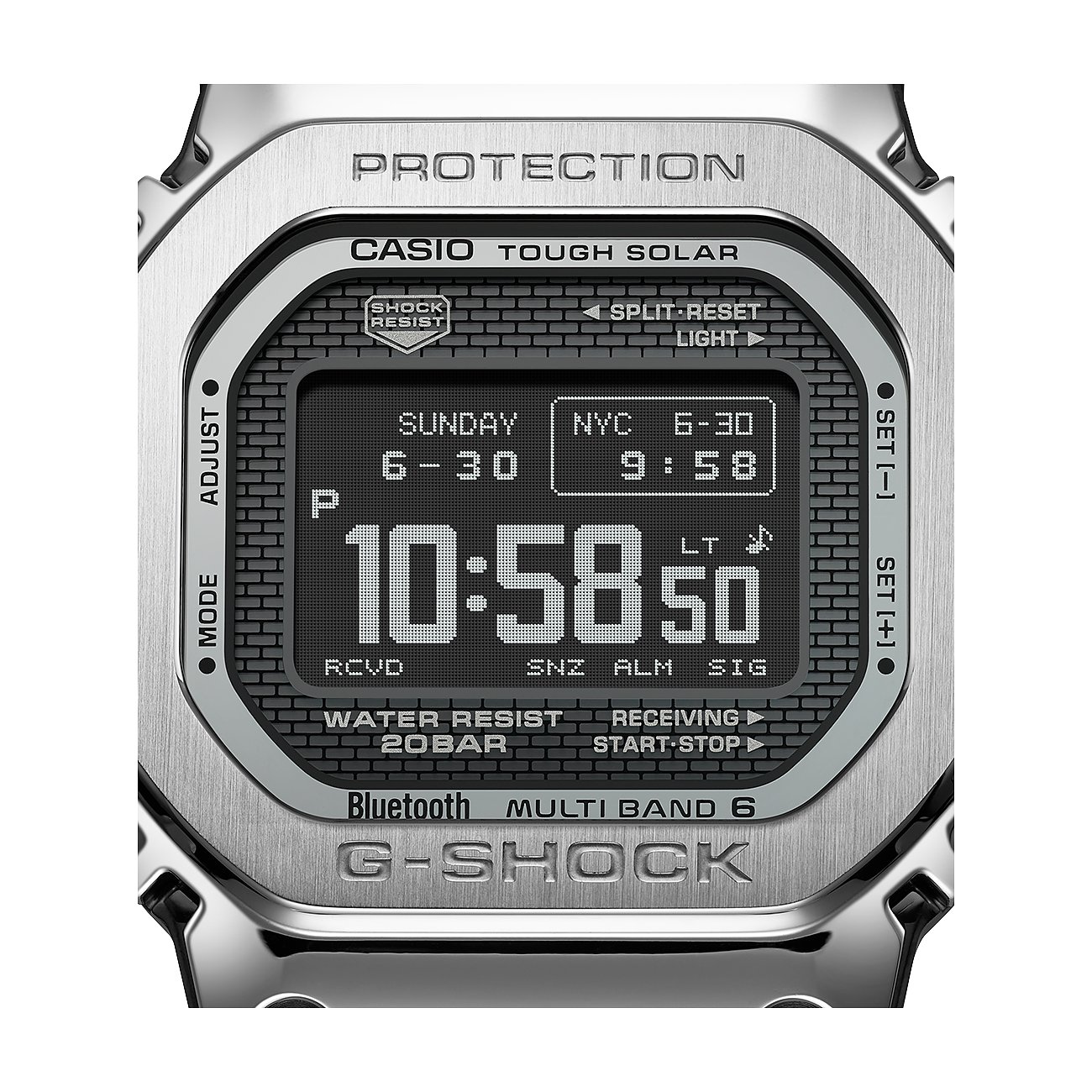 Nahaufnahme einer eckigen Casio G-Shock Herrenuhr aus Edelstahl mit digitaler Anzeige, die 10:58:50 anzeigt.