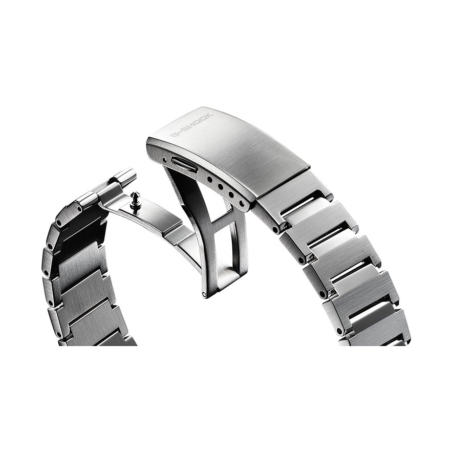 Nahaufnahme einer Casio Herrenuhr aus Resin mit geöffneter Butterfly-Faltschließe. Das Zifferblatt ist nicht sichtbar.