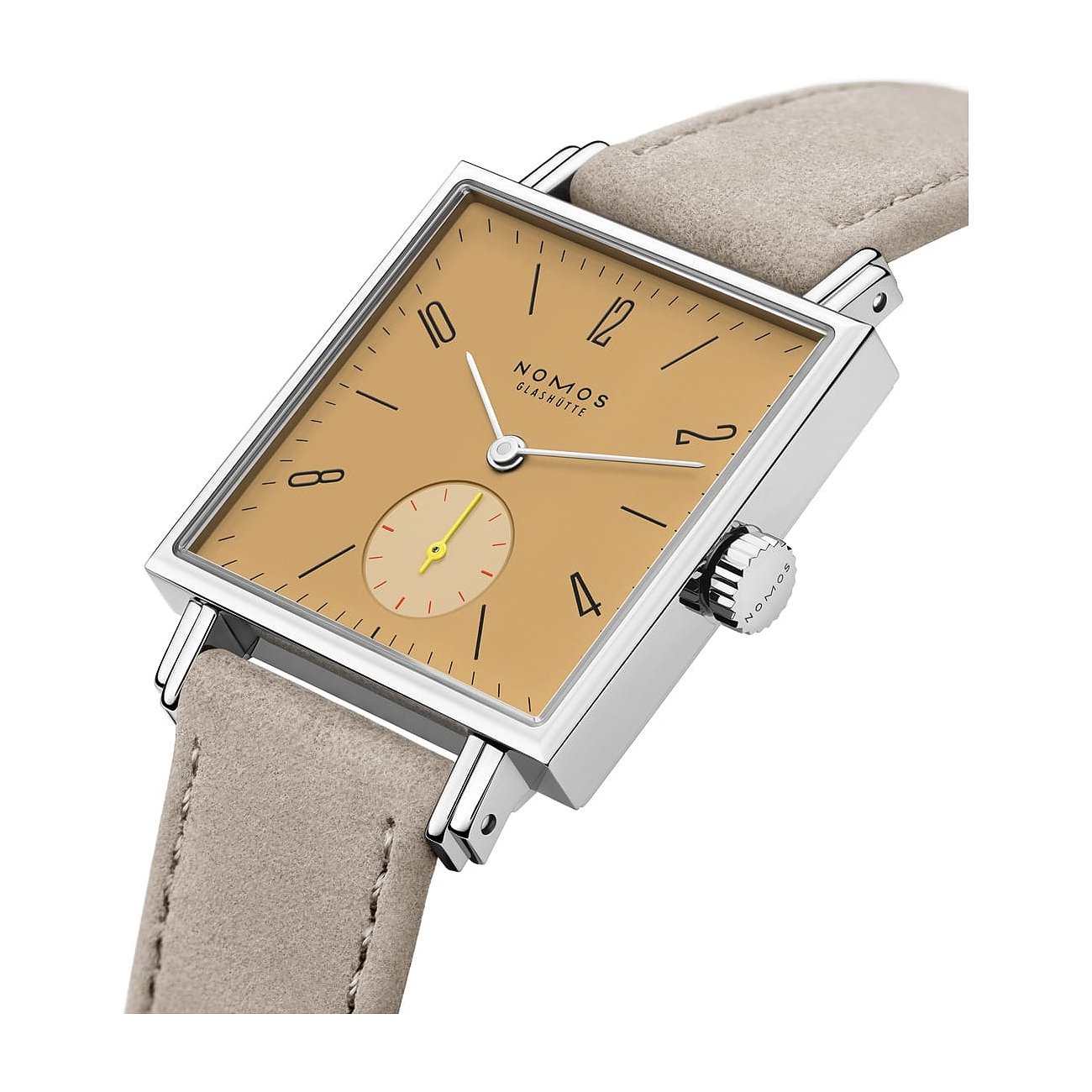 Nomos Glashütte Damenuhr aus Edelstahl mit eckigem Gehäuse, hellbraunem Zifferblatt und beigem Wildlederarmband.