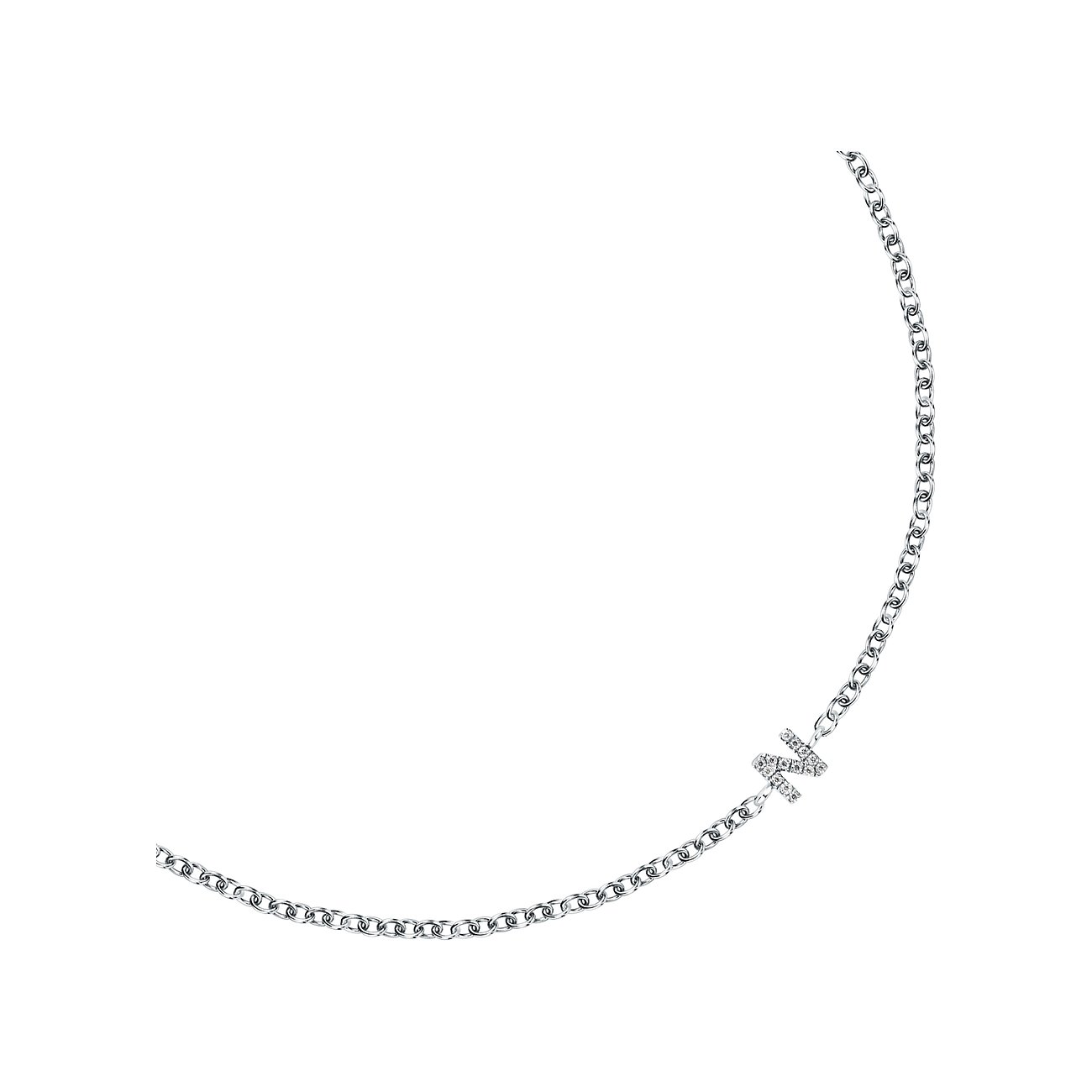 FAVS armbandsmycke i 925 silver med zirkonia, en kedja som ligger i en böjd linje.