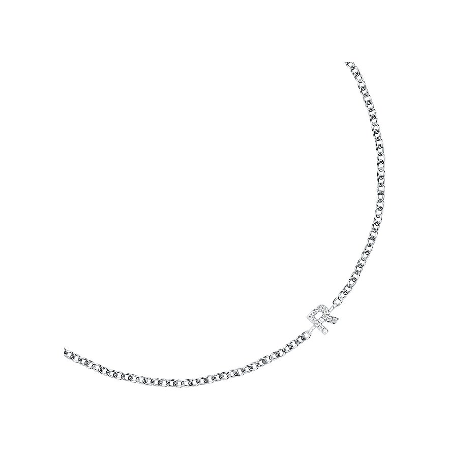 FAVS armband i 925 silver. En kedja med ett litet R-hänge, prydd med zirkoniastenar.