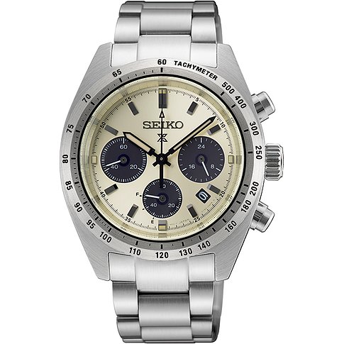 Die Seiko Herrenuhr aus silbernem Edelstahl zeigt ein helles Zifferblatt mit drei dunklen Chronographen-Zählern.