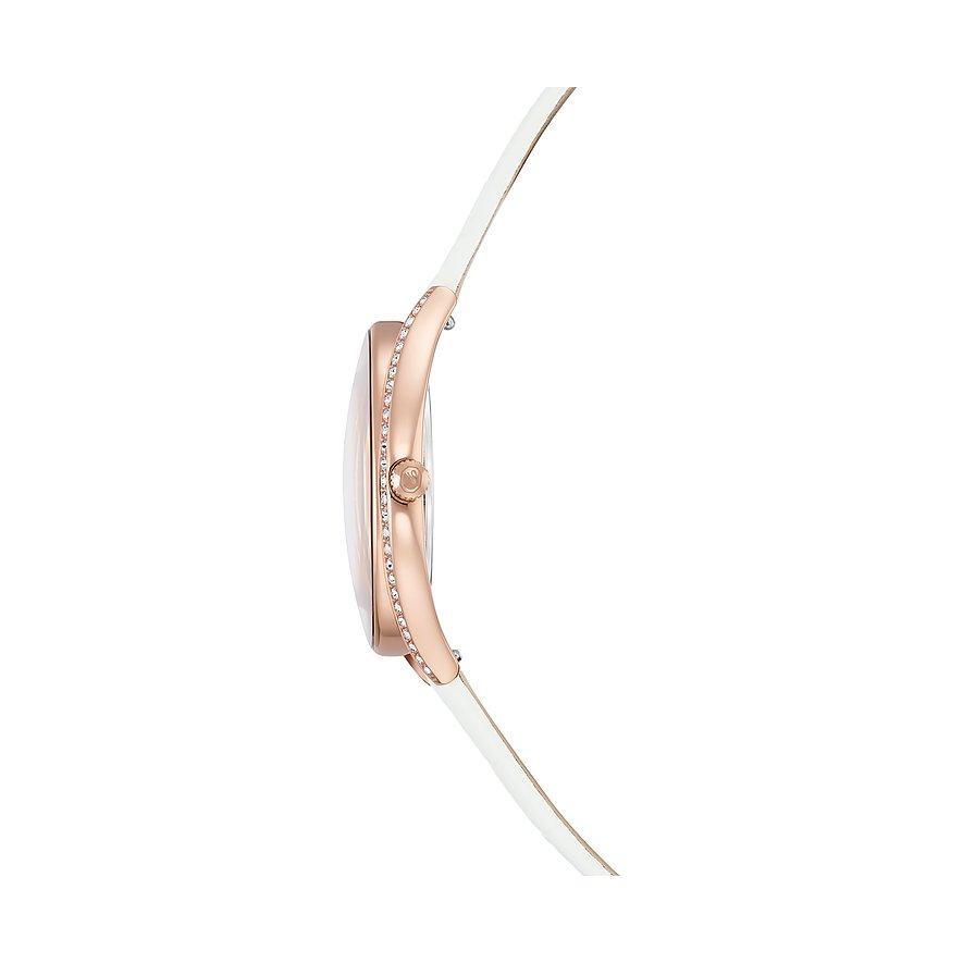 Die Swarovski Uhr aus Edelstahl in Roségold ist von der Seite zu sehen und verfügt über ein weißes Armband.