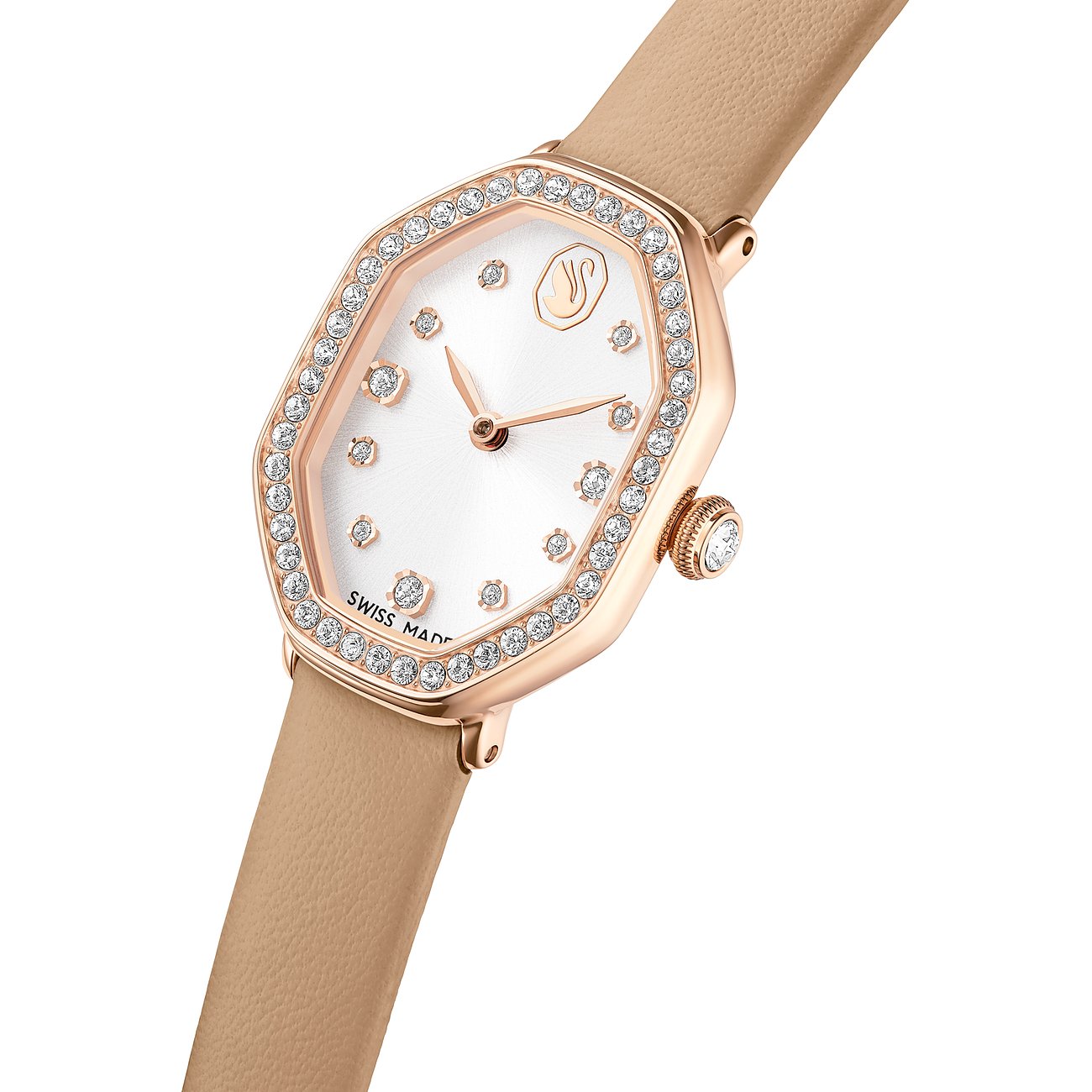 Nahaufnahme einer Swarovski Quarzuhr aus Edelstahl mit einem achteckigen Gehäuse und beigen Lederarmband.