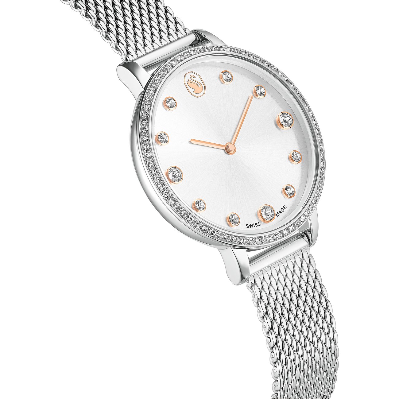 Nahaufnahme der Swarovski Uhr aus Edelstahl mit einem silbernen Milanaisearmband und funkelnden Swarovski-Kristallen.