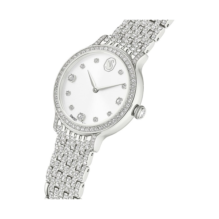 Nahaufnahme einer Swarovski Quarzuhr aus Edelstahl mit glänzendem Armband und einem Zifferblatt mit Swarovski-Kristallen.