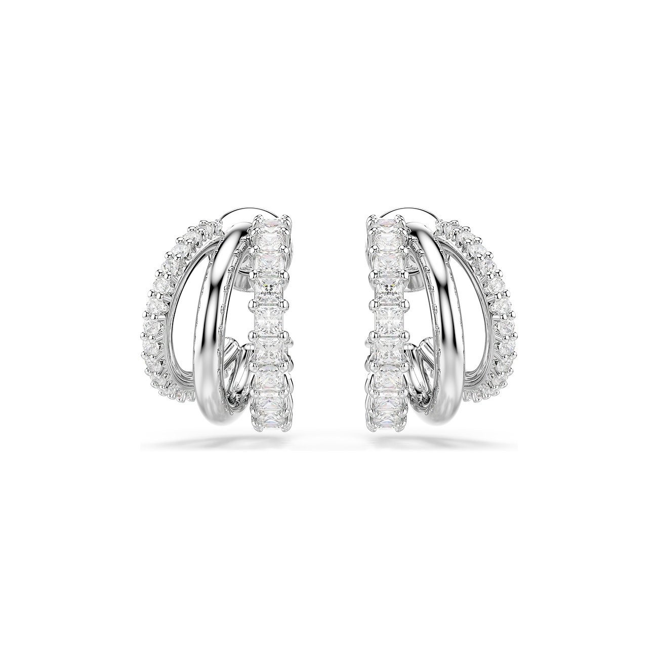 Ein Paar Swarovski Ohrringe aus Metall mit klaren Farbsteinen in verschiedenen Schliffen, in einer gebogenen Form angeordnet.