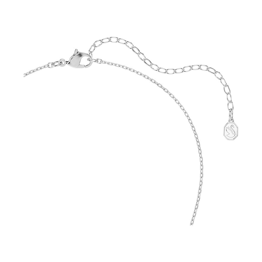 Nahaufnahme des Verschlusses einer silbernen Swarovski Halskette aus Metall mit Verlängerungskettchen und Schwan-Logo.