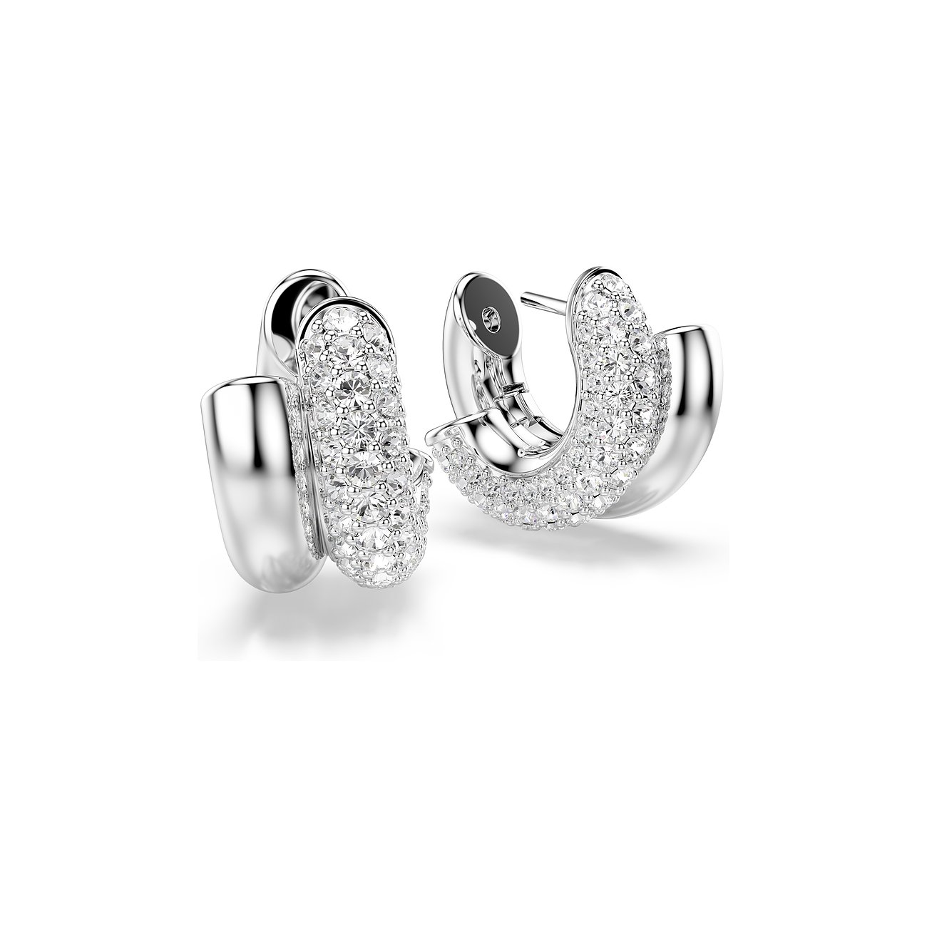 Ein Paar Swarovski Ohrschmuck aus Metall, besetzt mit funkelnden Swarovski-Kristallen in einer Pavé-Fassung.