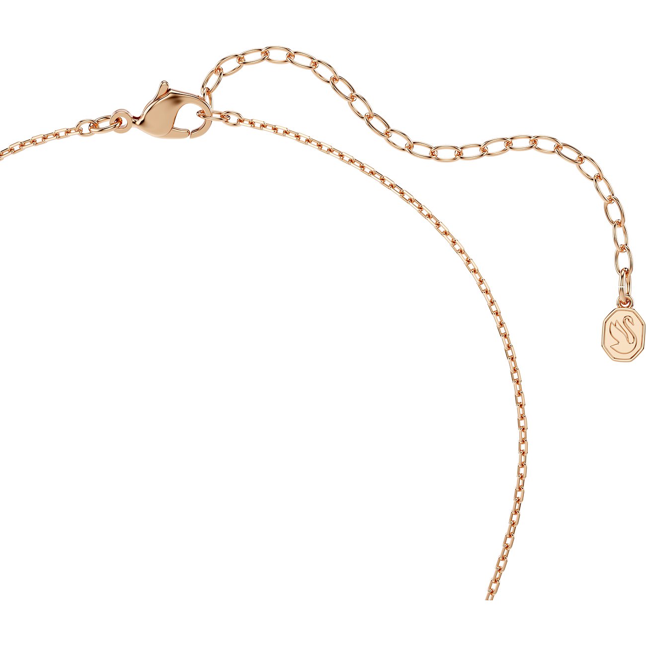 Nahaufnahme der Schließe einer roségoldfarbenen Swarovski Halskette aus Metall mit feingliedriger Kette und Verlängerung.