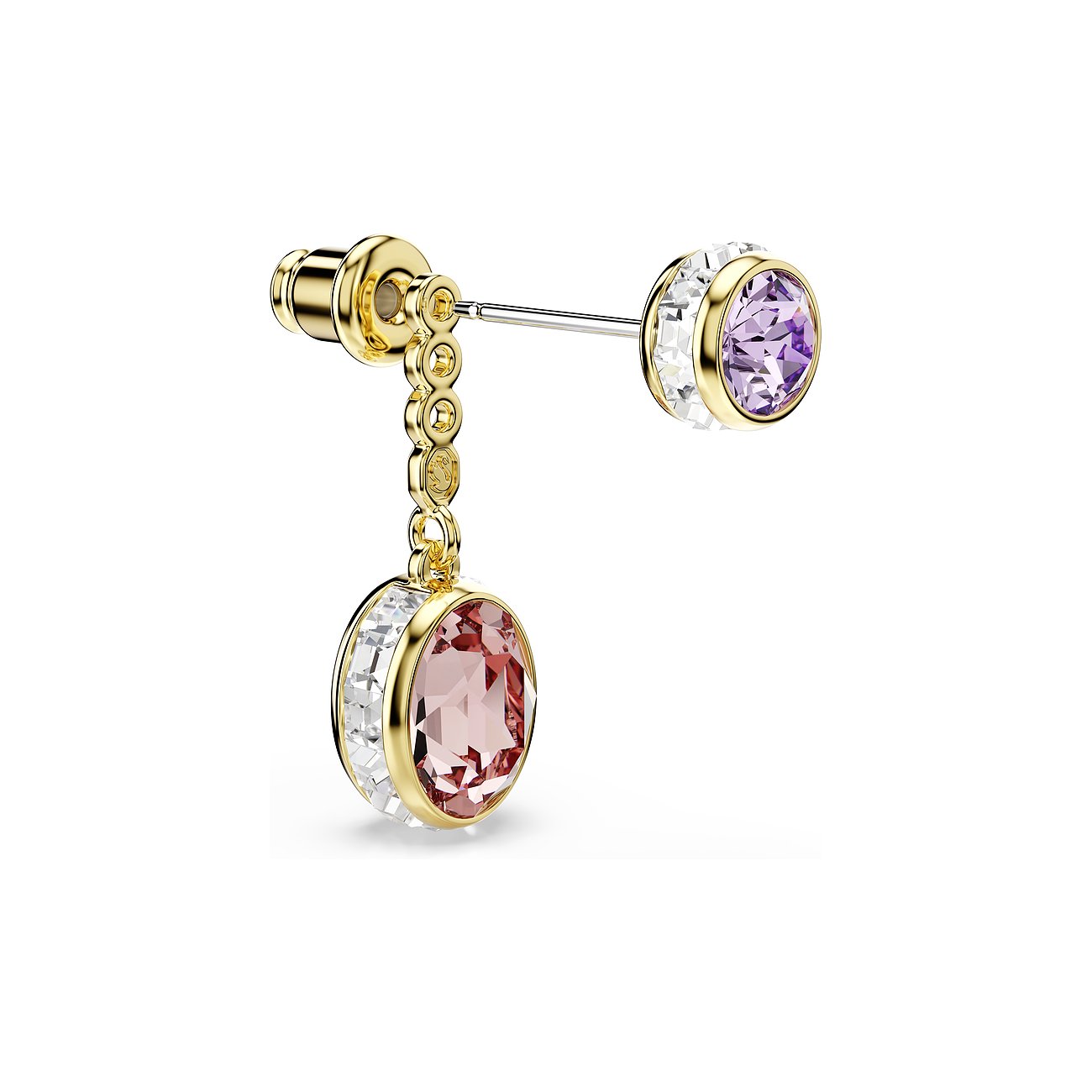 Swarovski oorstekers van goudkleurig metaal met ovale roze Swarovski kristal en ronde paarse Swarovski kristal.