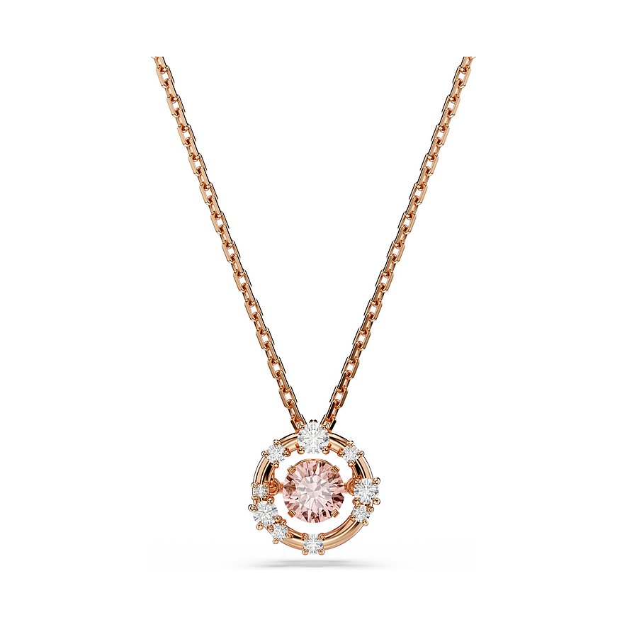 Swarovski Halskette aus roségoldfarbenem Metall mit rundem Anhänger, in dessen Mitte ein rosafarbener Farbstein ist.