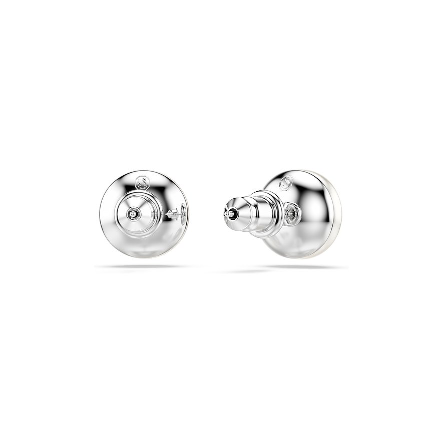 Zwei runde Swarovski Ohrstecker aus glänzendem Metall, einer von vorne und einer von der Seite mit Verschluss.