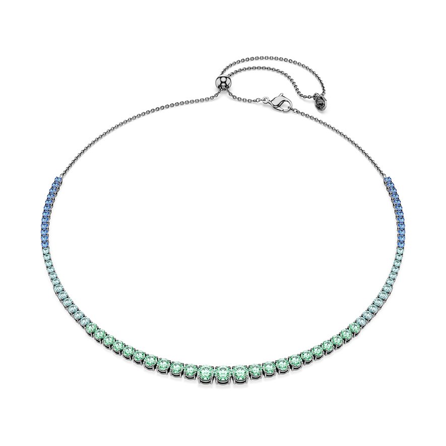 Swarovski Metallkette mit Farbsteinen, die sanft von hellblau über mintgrün zu sattem Grün verlaufen, auf weißem Grund.