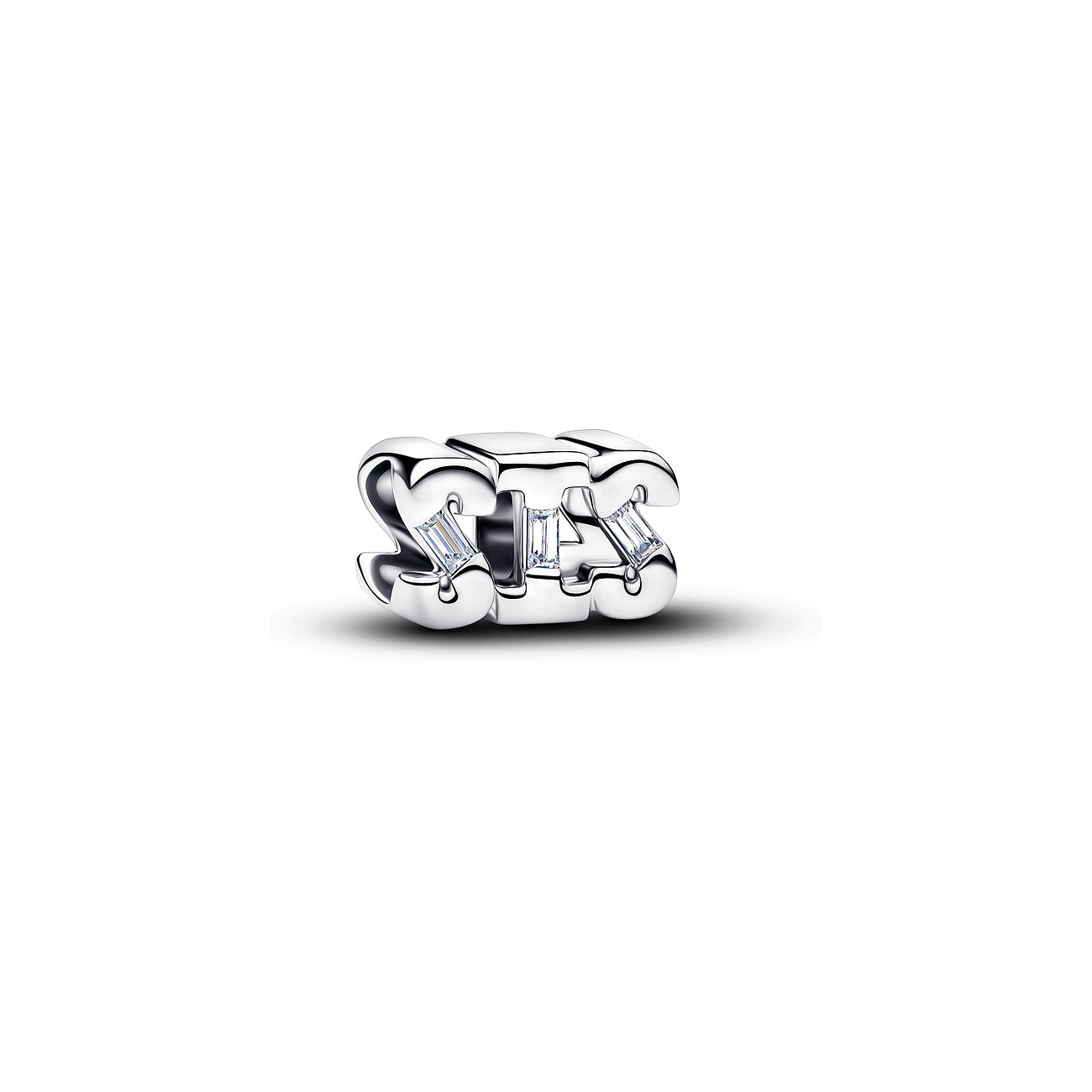 Pandora Charm aus 925er Silber in Form der Buchstaben „SIS“ mit klaren Zirkonia-Steinen.