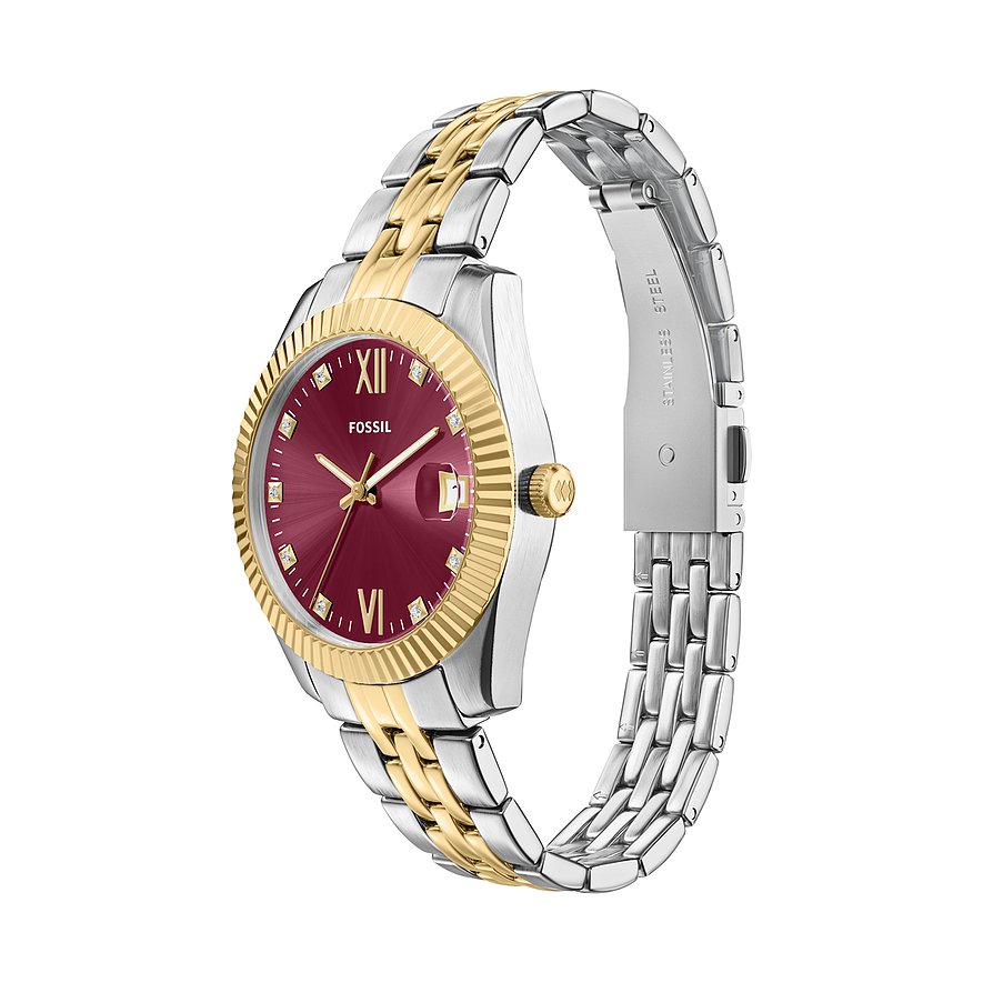 Fossil Damenuhr, Edelstahl, bordeauxrotes Zifferblatt, zweifarbiges gold-silbernes Armband, schräg von oben.