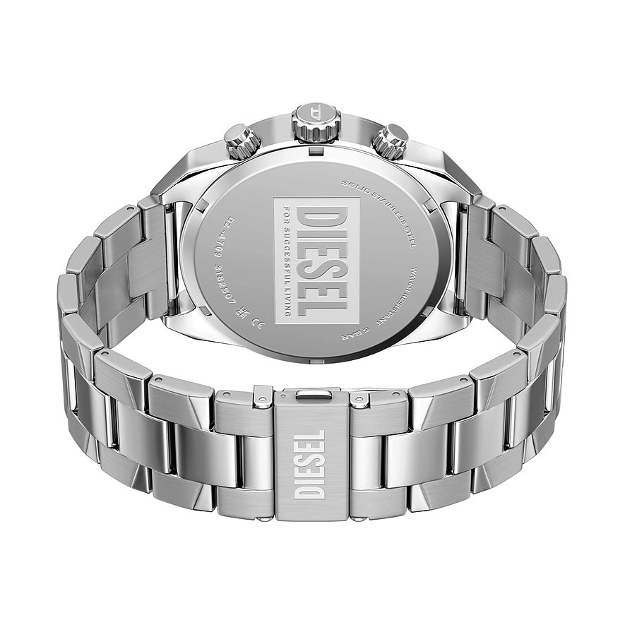 Rückansicht der Diesel Herrenuhr aus Edelstahl, mit Markenlogo auf dem Gehäuseboden und der Schließe.