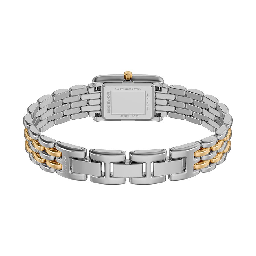 Baksidan av en Michael Kors damklocka i rostfritt stål, sedd snett uppifrån, med tvåfärgat silver- och guldband.