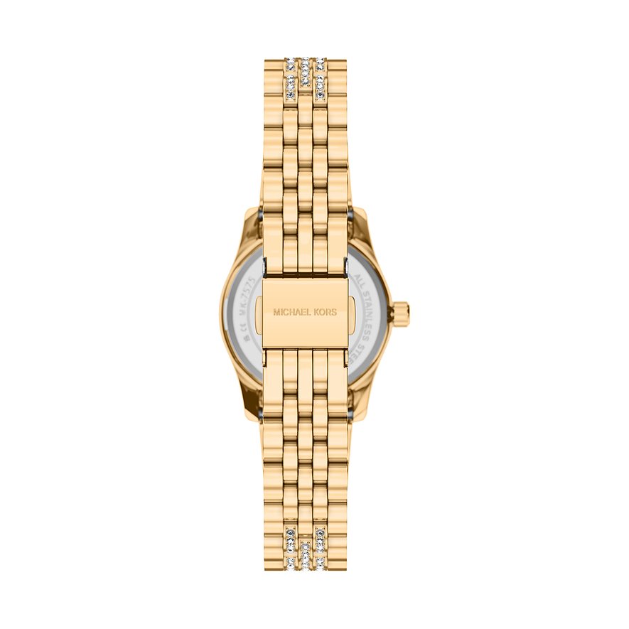 Bagside af et Michael Kors dameur i guld med funklende smykkesten på armbåndet og logo på låsen.