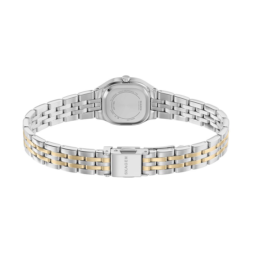 Baksidan av Skagen damklocka i guld- och silverfärgat rostfritt stål med graverad baksida och fjärilslås.