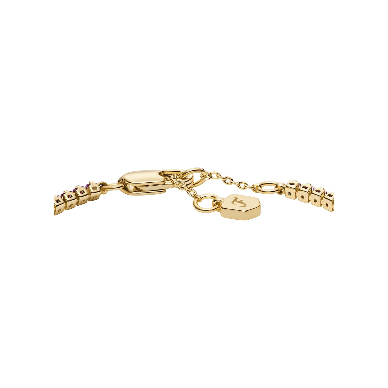 Gros plan du fermoir d'un bracelet Fossil en métal doré avec pierres colorées et petit pendentif logo Fossil.