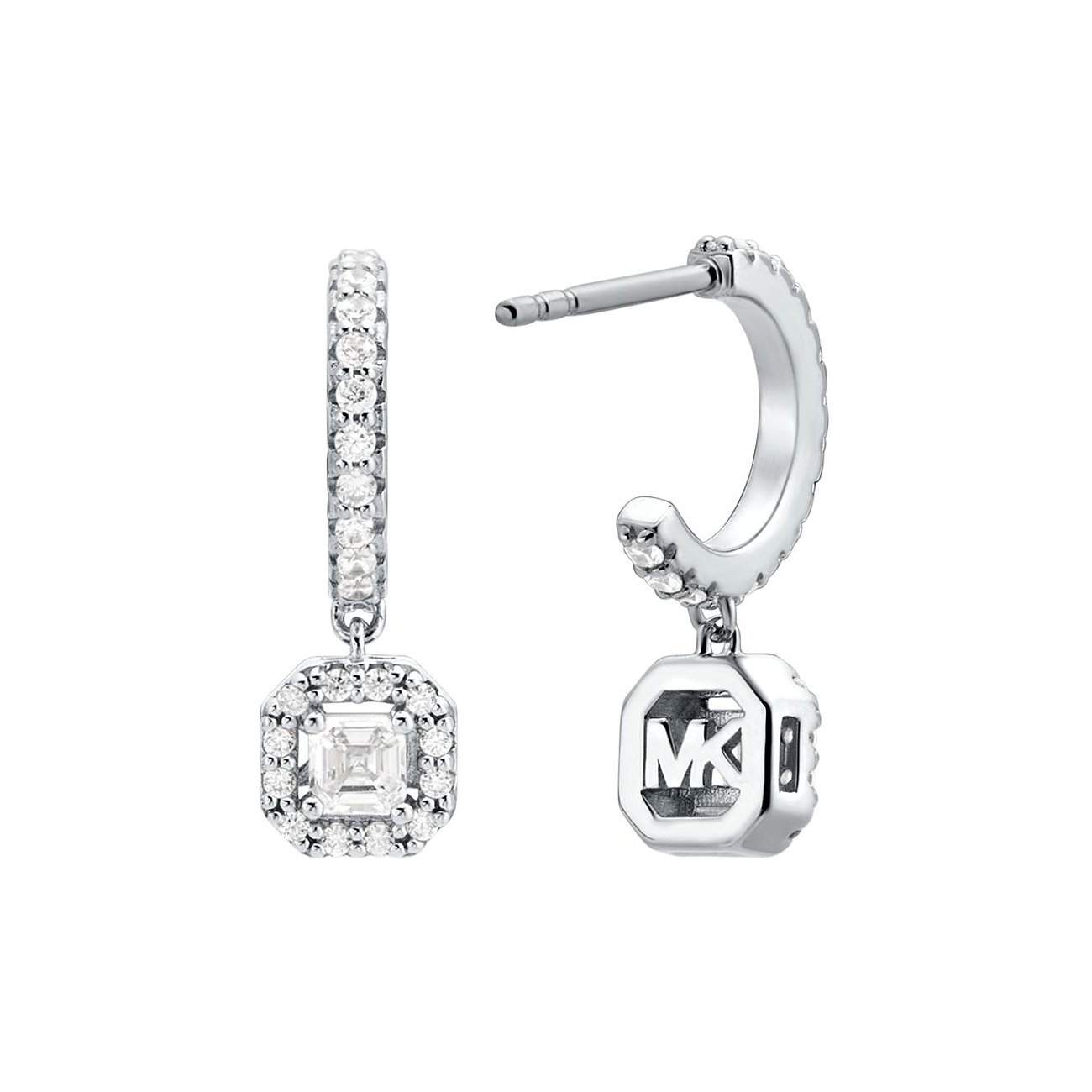 Un paio di orecchini pendenti Michael Kors in argento con zirconi. L'orecchino sinistro presenta un ciondolo quadrato.