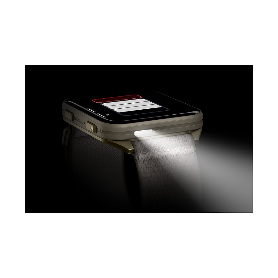 Nahaufnahme einer Garmin Smartwatch aus Kunststoff und Metall, die ein weißes Licht von ihrer Seite abstrahlt.