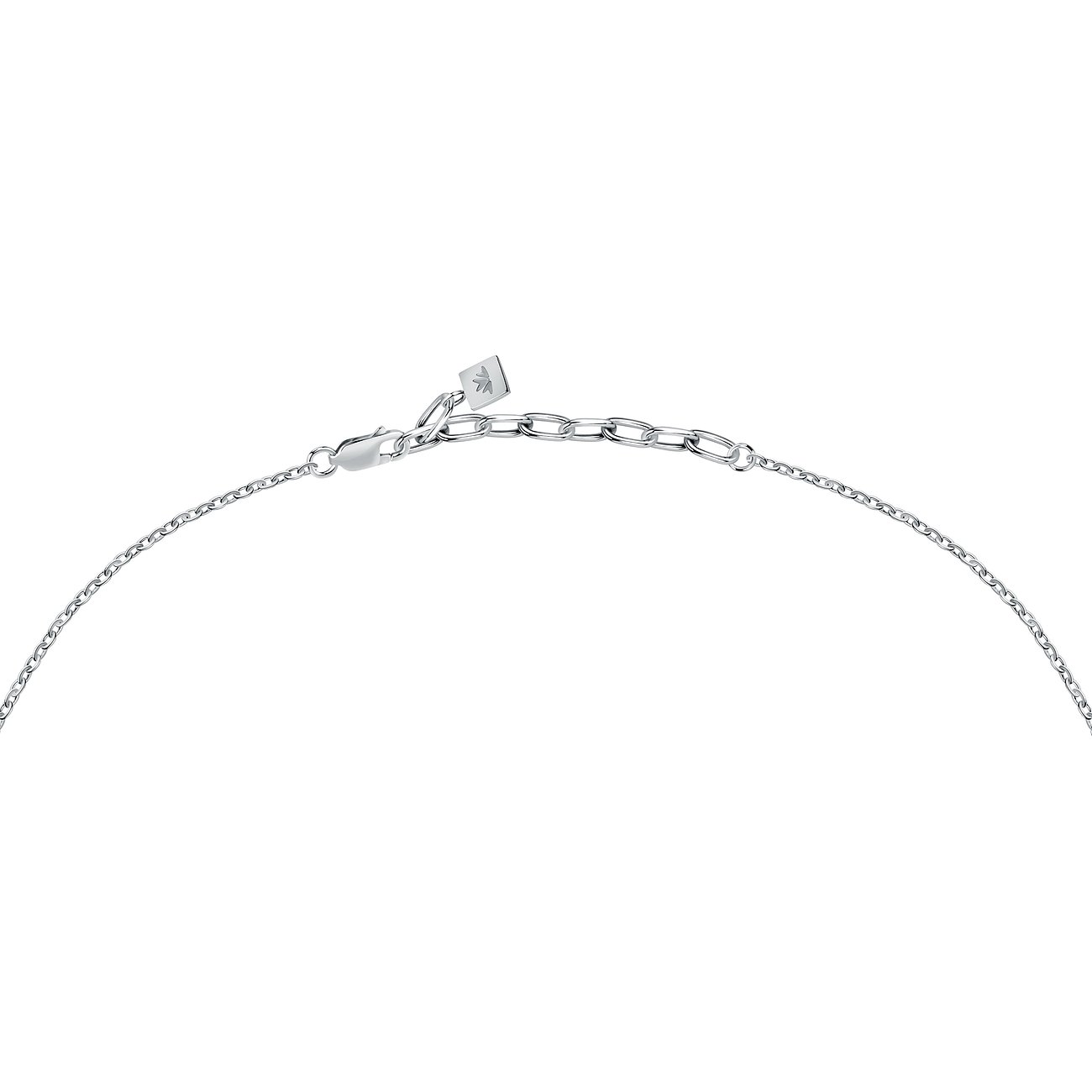 Närbild på Morellato halsbandets förlängsningskedja i rostfritt stål, med karbinhake och logoplakett.