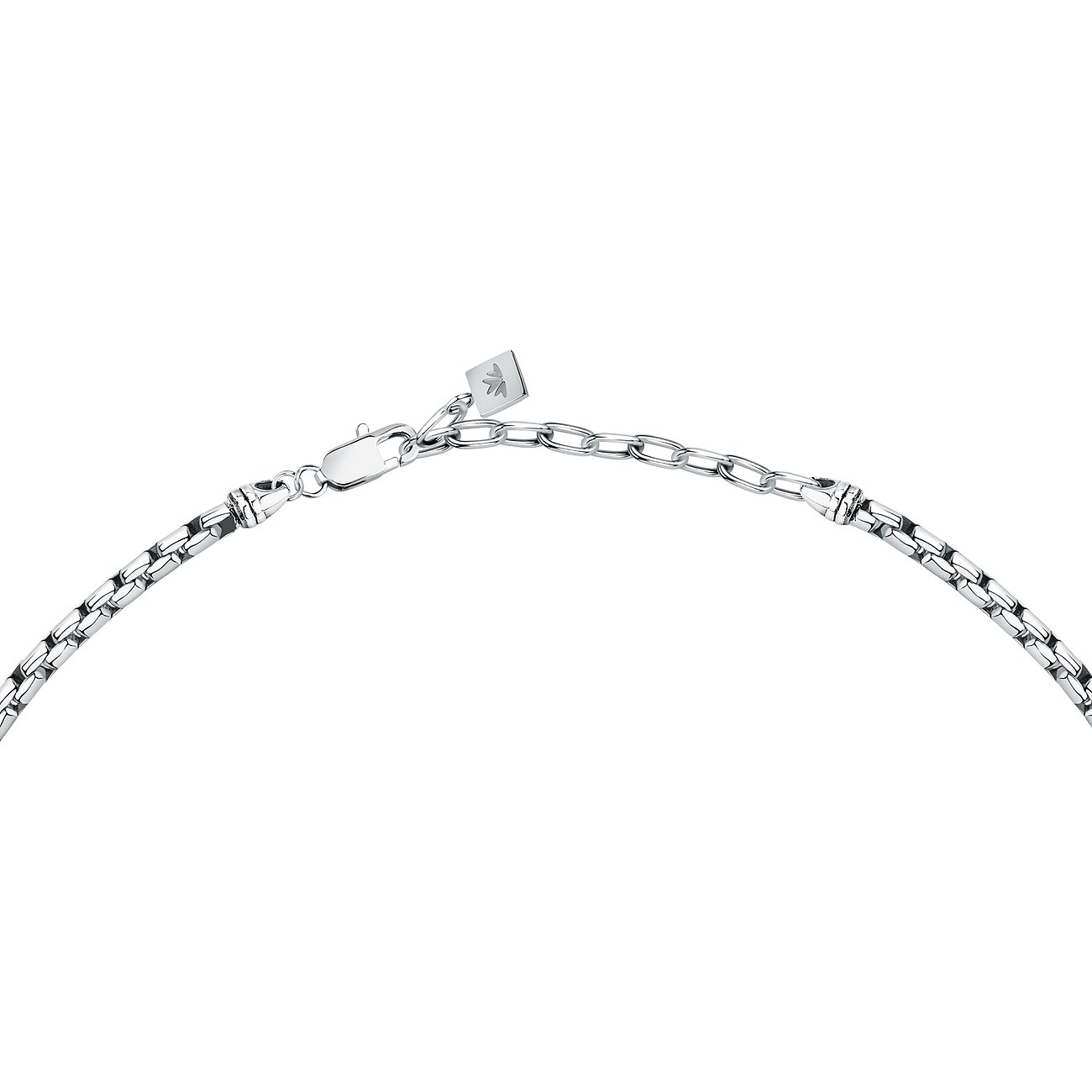 Baksida av ett Morellato halsband i rostfritt stål, visar karbinhaken och förlängningen.