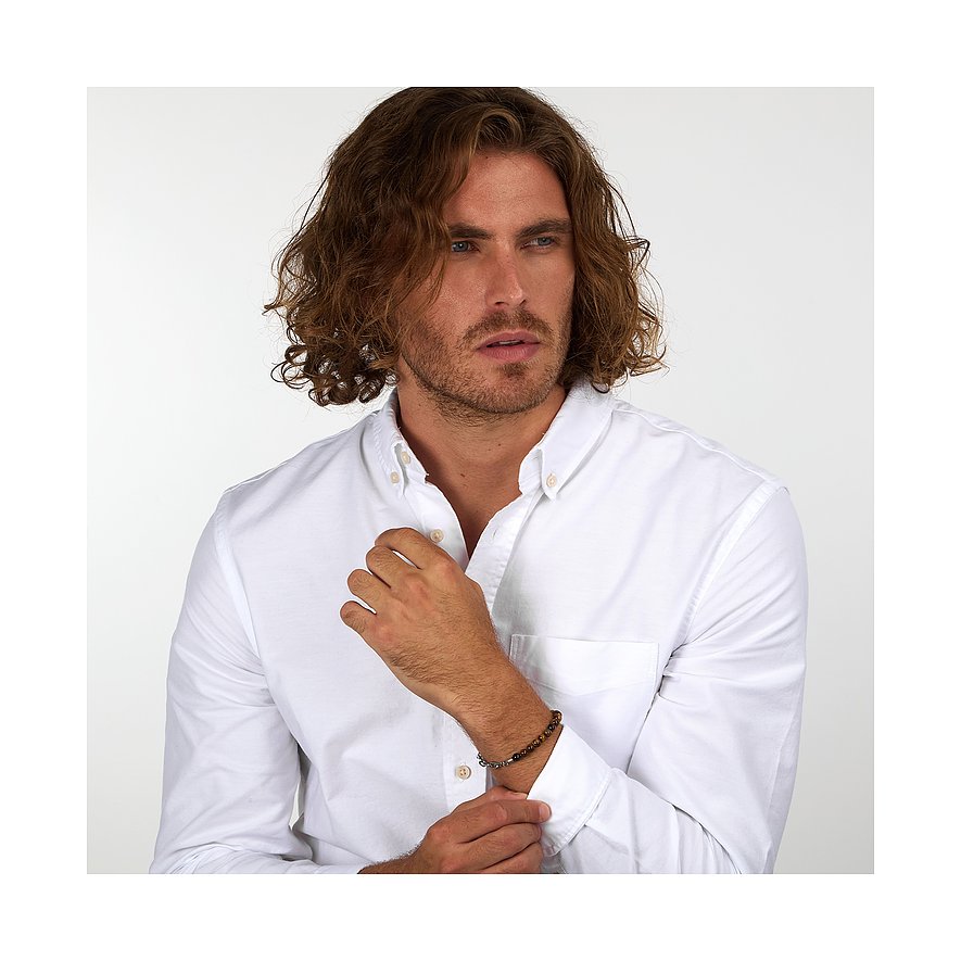 Morellato Armband: Herrarmband i rostfritt stål och tigeröga, närbild buret på en mans handled.