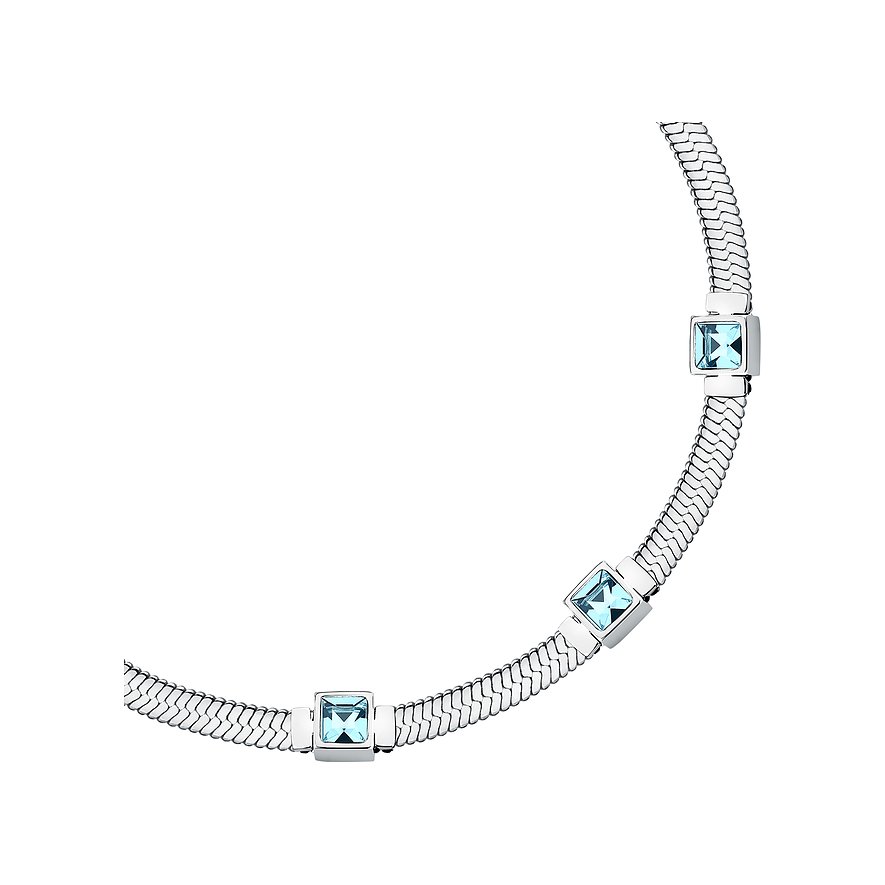 Morellato Armschmuck aus Edelstahl mit drei quadratischen, hellblauen Kristall-Farbsteinen auf weißem Hintergrund.