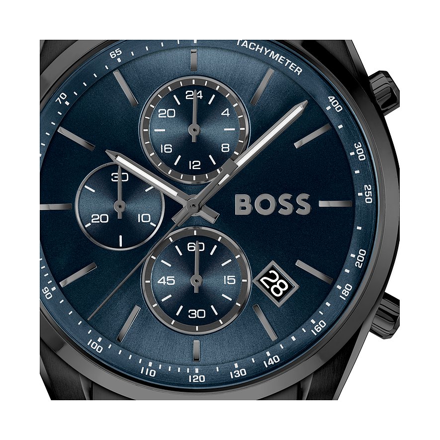 Nahaufnahme des Zifferblatts einer Boss Herrenuhr aus Edelstahl mit marineblauem Zifferblatt und Chronographen.
