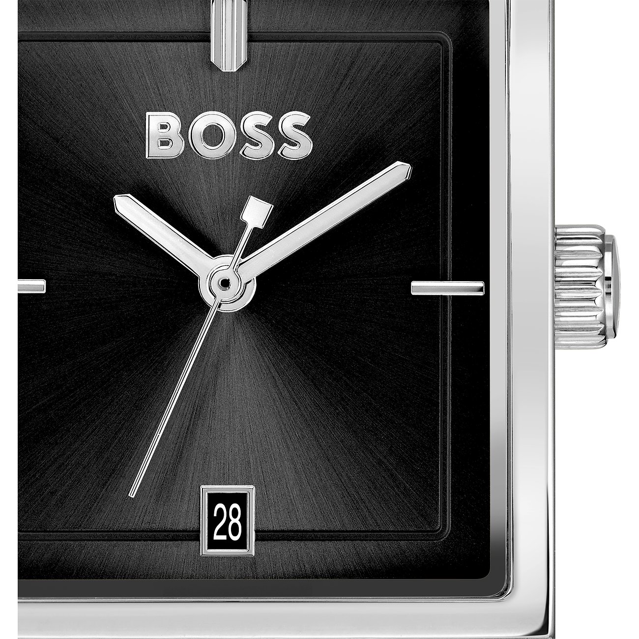 Nahaufnahme der Boss Herrenuhr, die das BOSS Logo, Datumsanzeige 28 und Zeiger auf einem schwarzen Zifferblatt