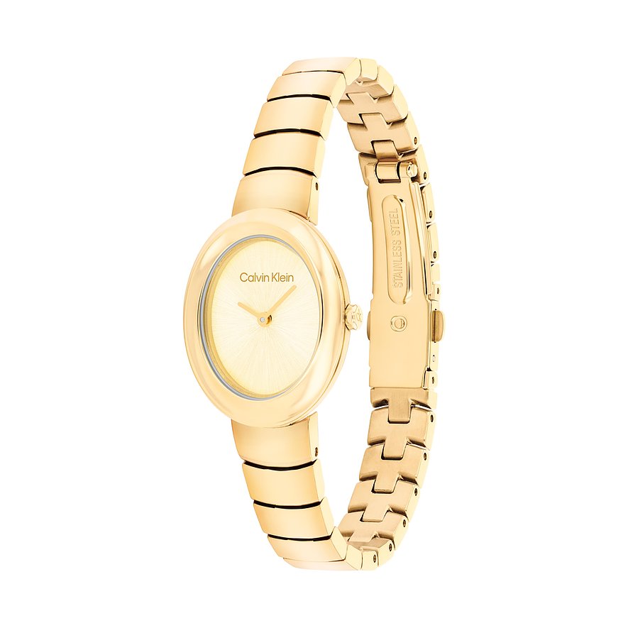 Eine goldfarbene Calvin Klein Damenuhr aus Edelstahl mit ovalem Gehäuse und minimalistischem Zifferblatt.
