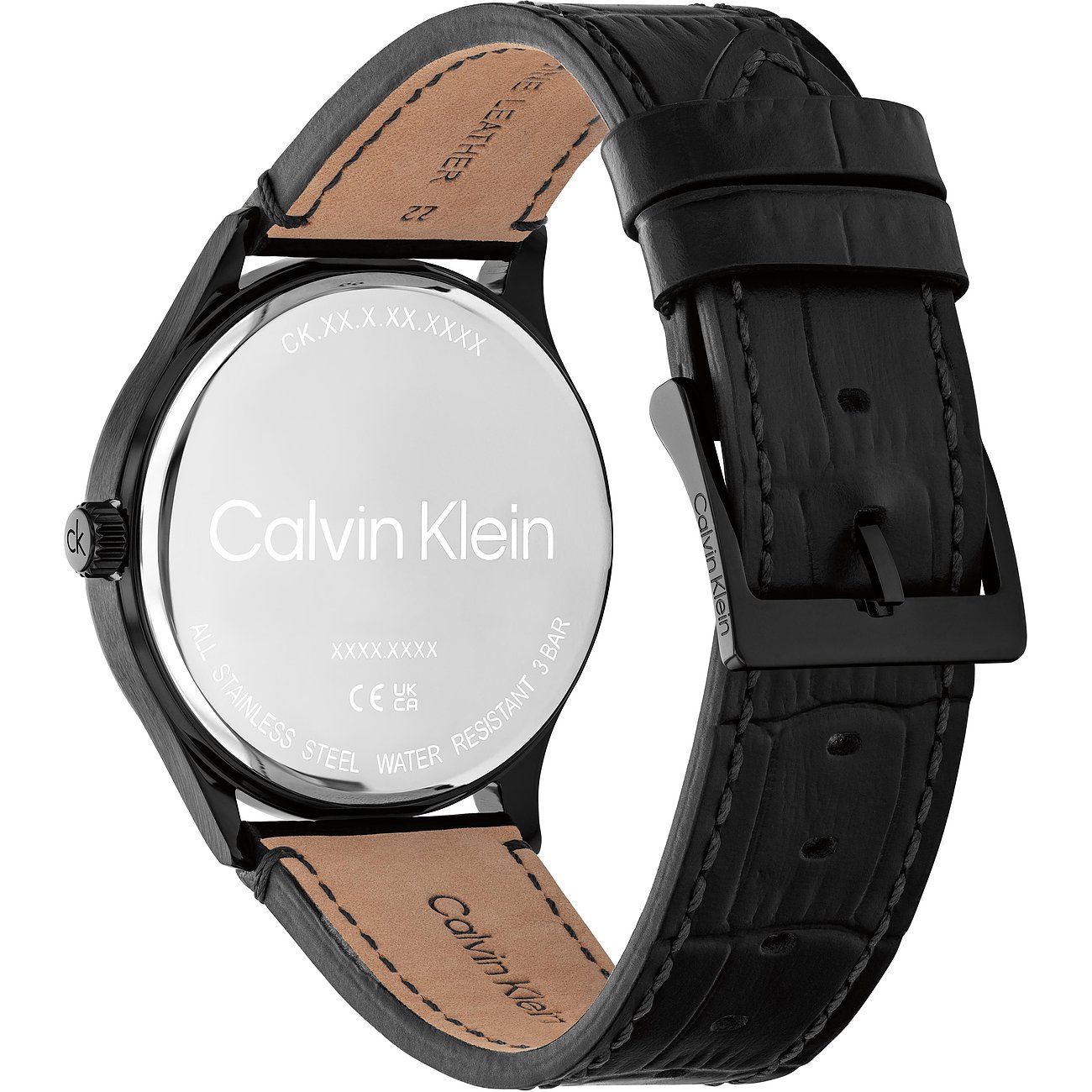 Die Rückseite einer Calvin Klein Herrenuhr aus Edelstahl mit schwarzem Lederarmband und