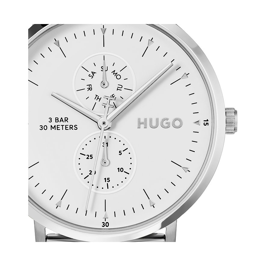 Close-up van het Hugo herenhorloge van roestvrij staal met witte wijzerplaat en drie subdials.