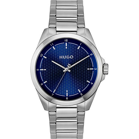 Hugo Herrenuhr aus silberfarbenem Edelstahl. Dunkelblaues Zifferblatt mit feinem Muster und weißen Zeigern.