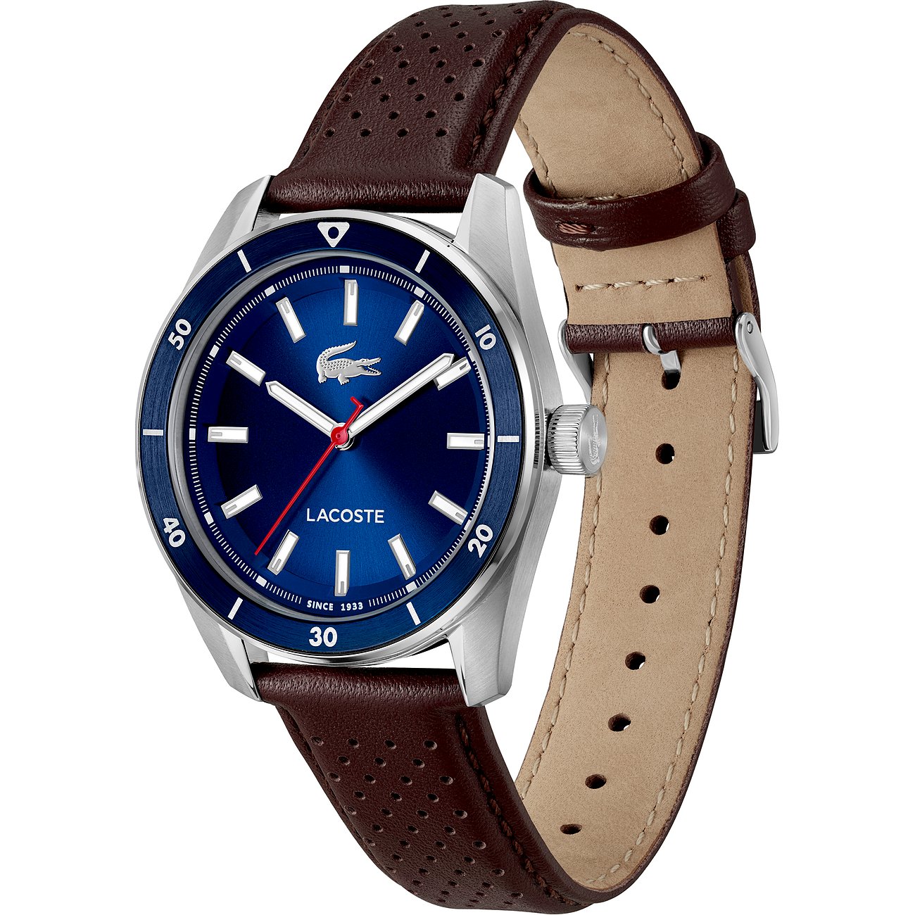 Lacoste Herrenuhr aus Edelstahl mit braunem, perforiertem Lederarmband und dunkelblauem Zifferblatt, schräg von oben.
