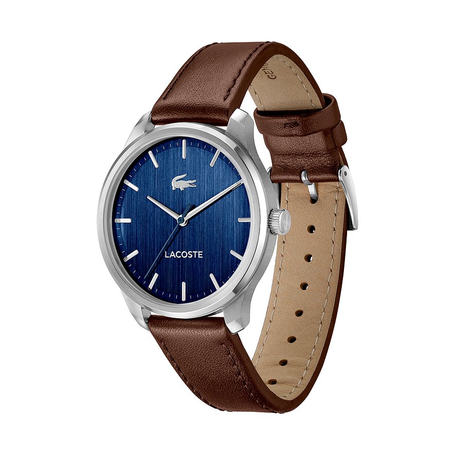 Lacoste Herrenuhr aus Edelstahl mit blauem Zifferblatt und braunem Lederarmband.