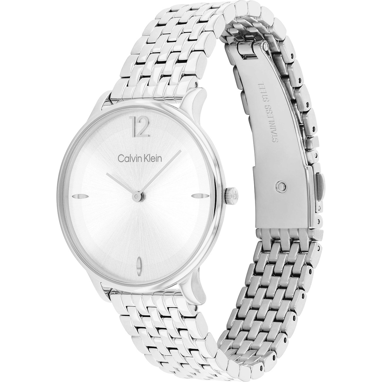 Nahaufnahme einer Calvin Klein Damenuhr aus poliertem Edelstahl mit silbernem Zifferblatt und Ziffer 12.