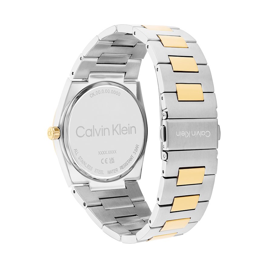 Rückansicht einer Calvin Klein Herrenuhr aus Edelstahl, Gehäuse und Armband zweifarbig in Silber- und Goldtönen.