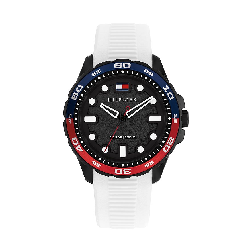 Tommy Hilfiger herenhorloge edelstaal & aluminium met witte band, zwarte wijzerplaat, en rode & blauwe accenten.