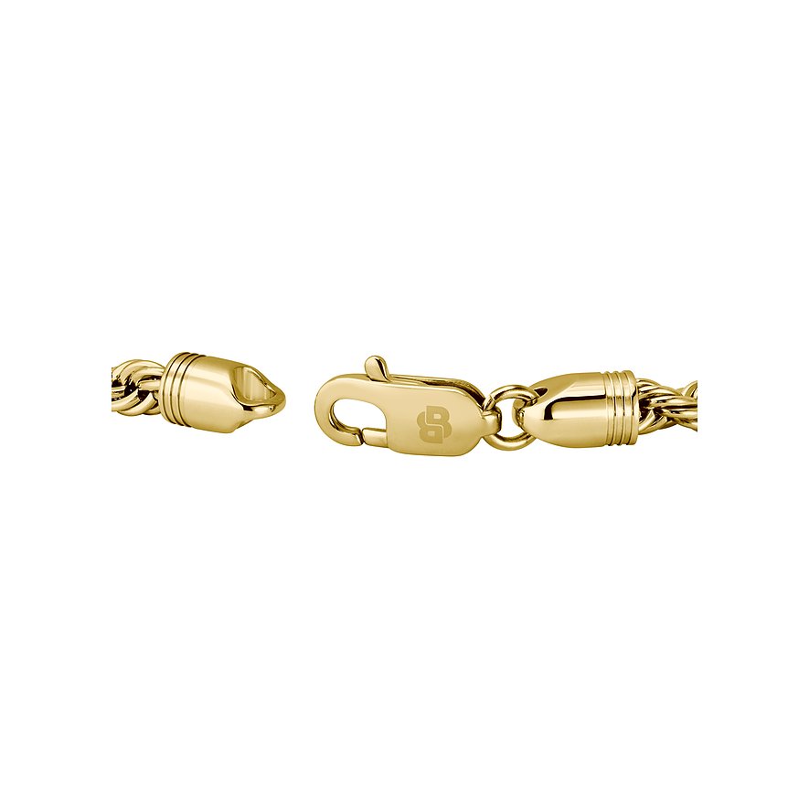 Nahaufnahme des goldenen Karabinerverschlusses der Boss Edelstahl-Armschmuckkette mit Boss-Logo.