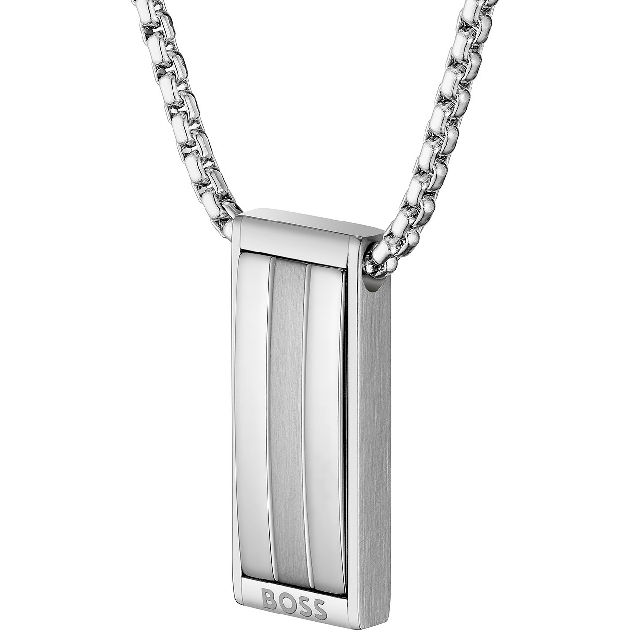 Boss Halsschmuck aus Edelstahl mit Kette und rechteckigem Anhänger mit vertikalen Streifen und Boss-Logo.