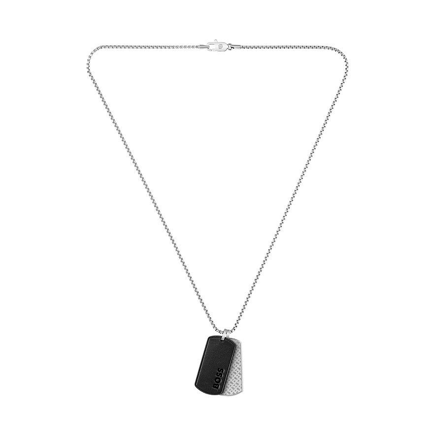 Boss roestvrijstalen halsketting met ketting en twee hangers: één van zwart leer en één gegraveerd.
